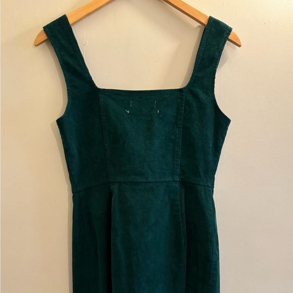 UO Green Corduroy dress - Picture 5 of 6